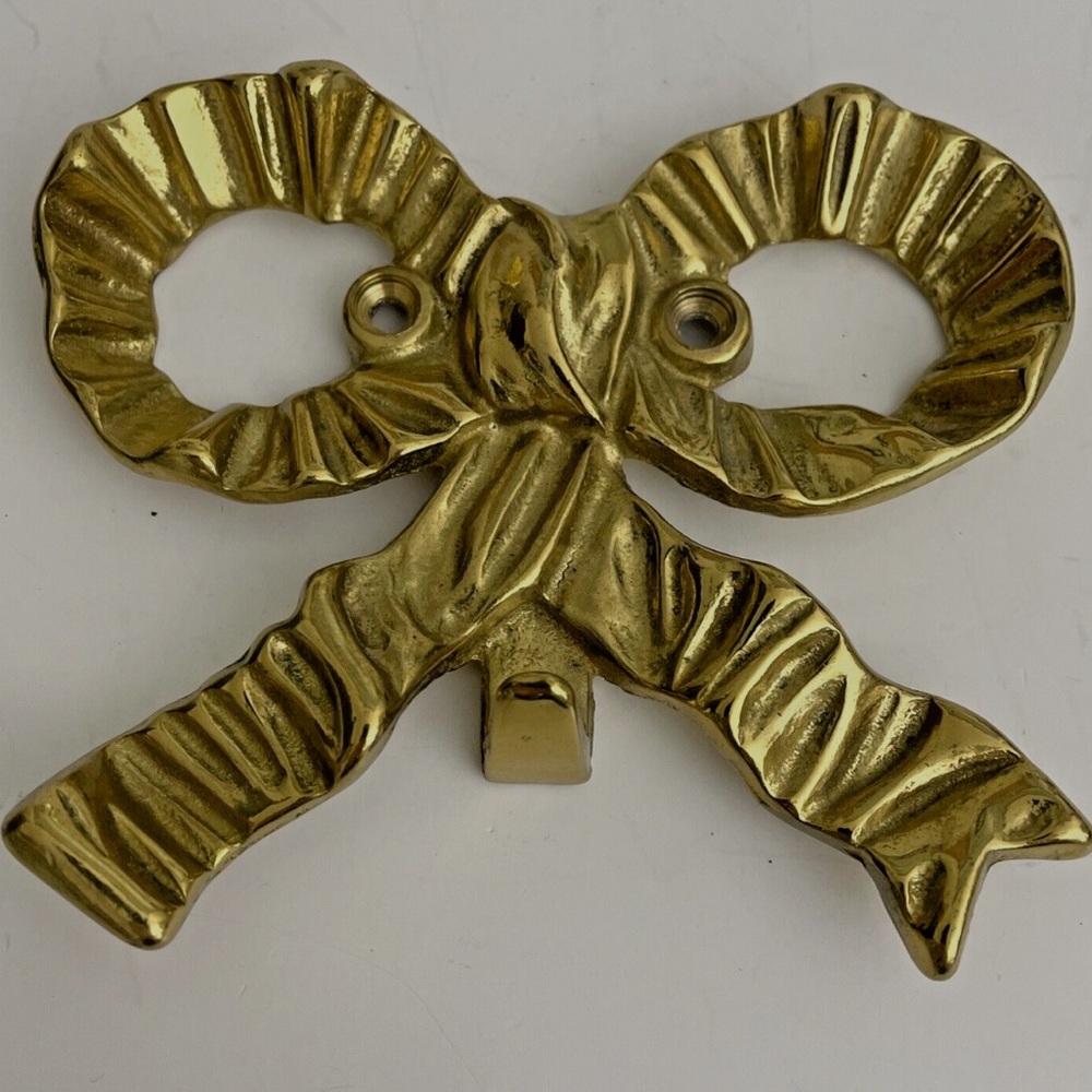 NIB Vintage 4 1/2 x 3 1/2 inch Solid Brass Picture Hanger-Bow